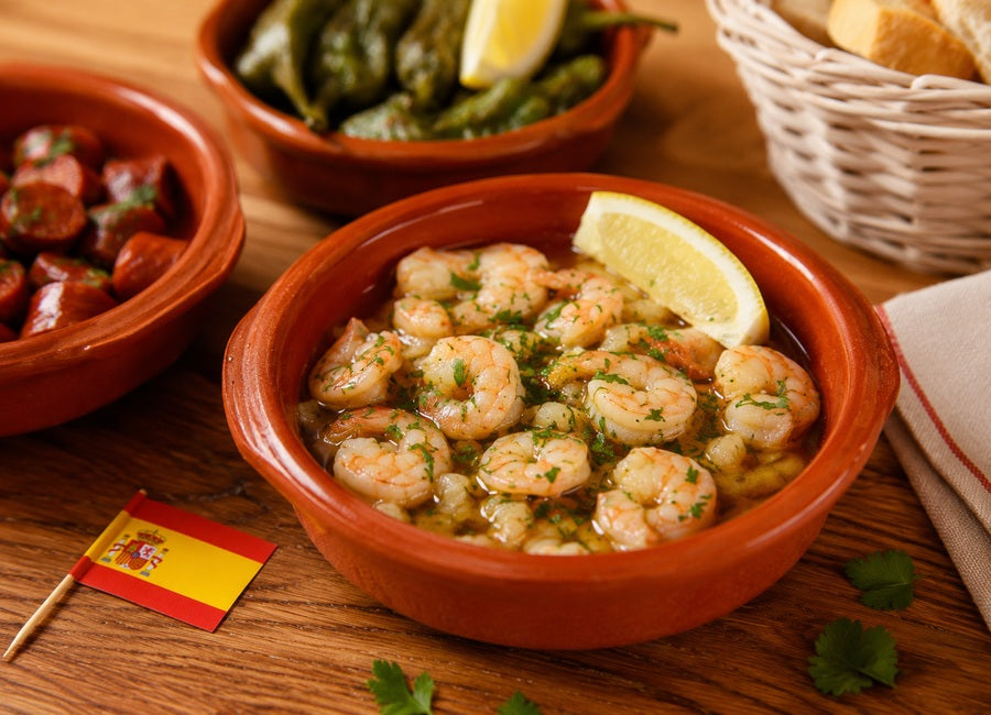 3 španělské tapas: krevety, chorizo a Padrón