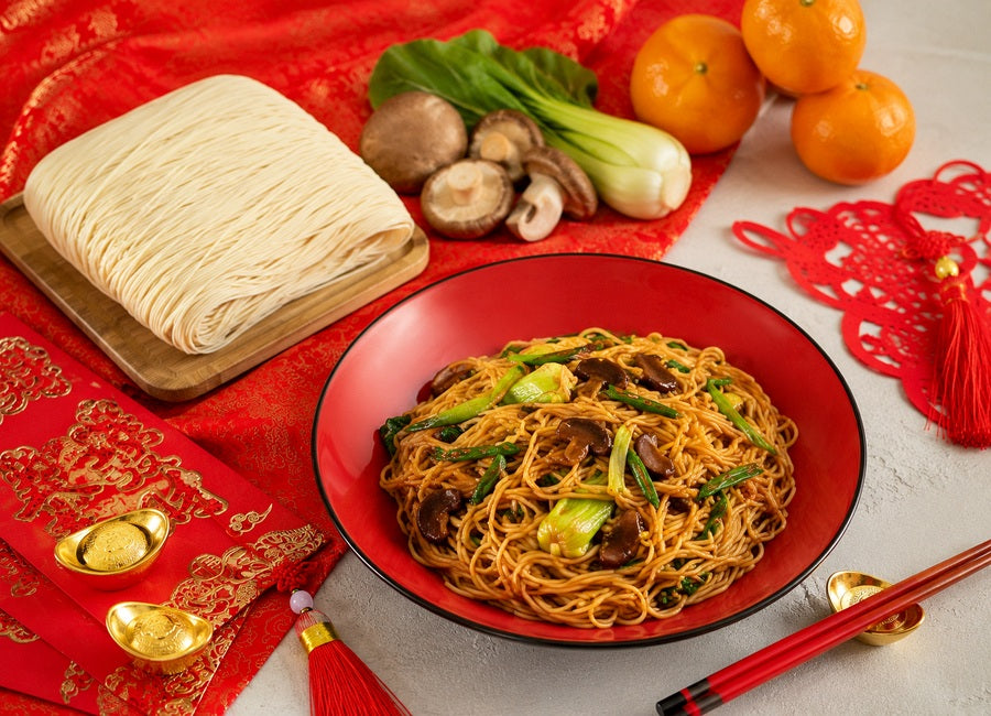 Nudle dlouhého života se shiitake a pak choi