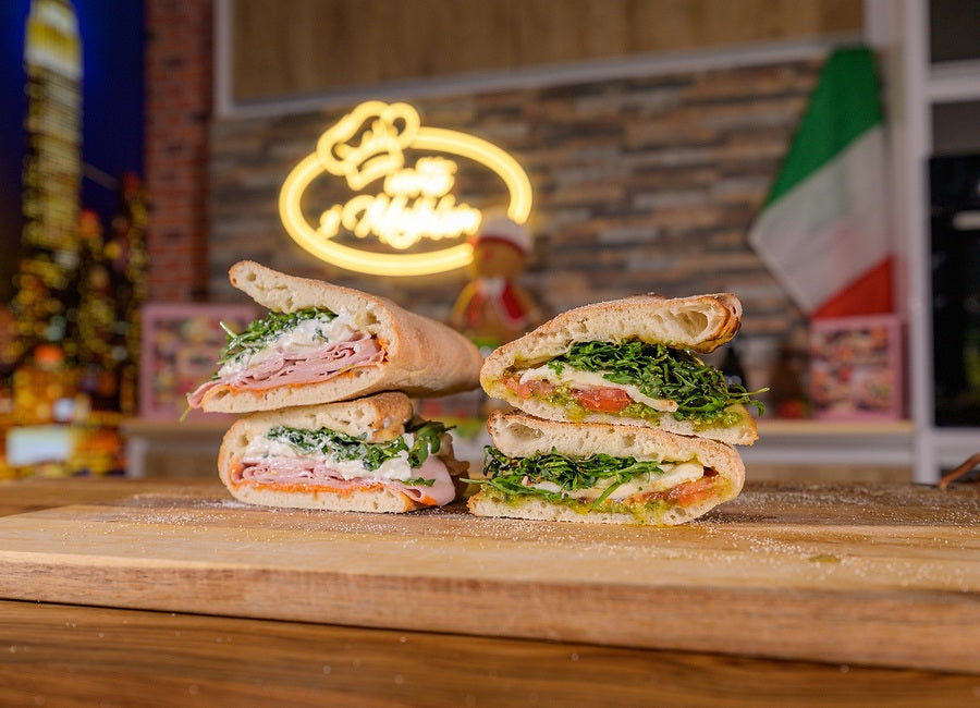 Pizza panini z Majklova těsta – pesto, mozzarella, mortadela a burrata