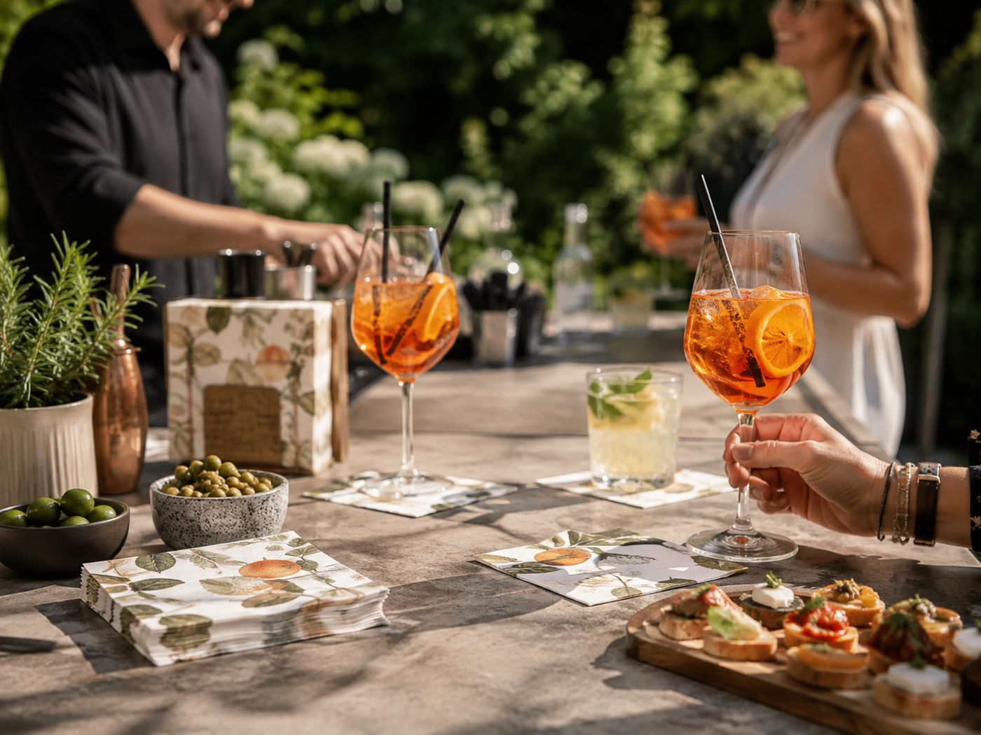 Koktejlové ubrousky, které pozvednou každý drink bar: 5 moderních způsobů servírování