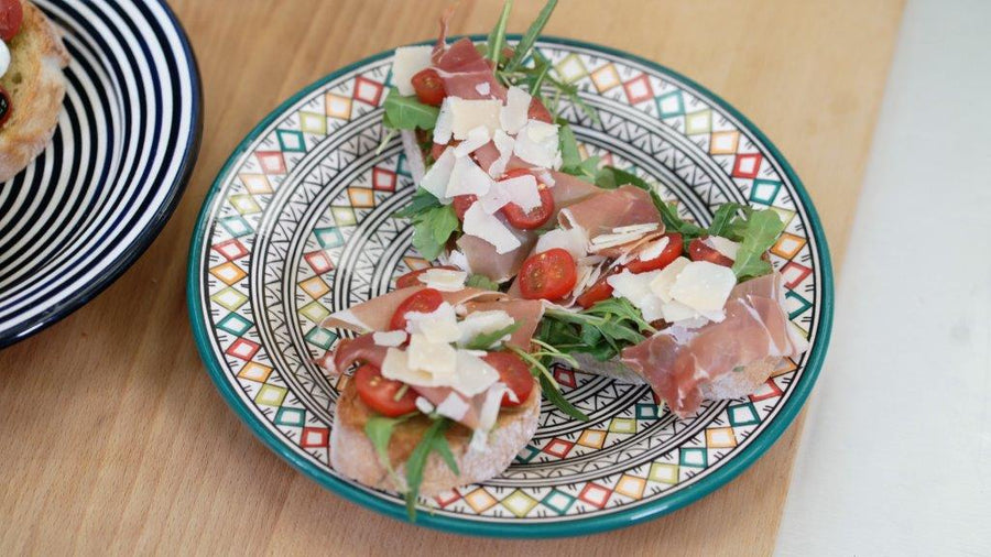 Italská bruschetta na 4 způsoby s čerstvými bylinkami