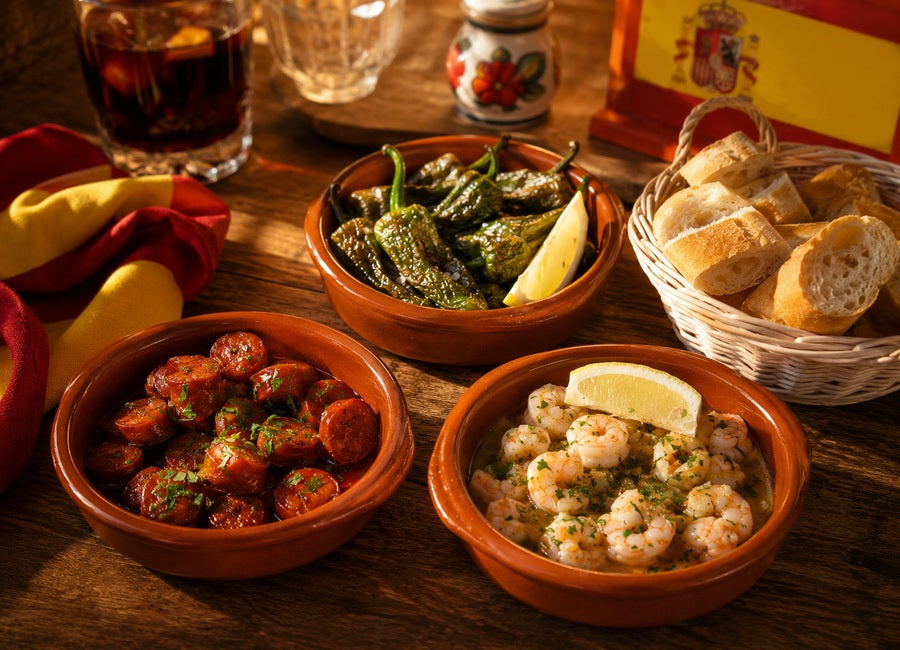 3 španělské tapas: krevety, chorizo a Padrón