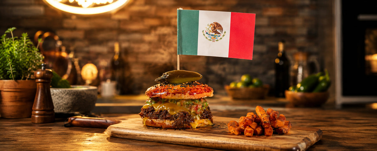 El Bandito Burger s trhaným hovězím, guacamole a Tajín majonézou