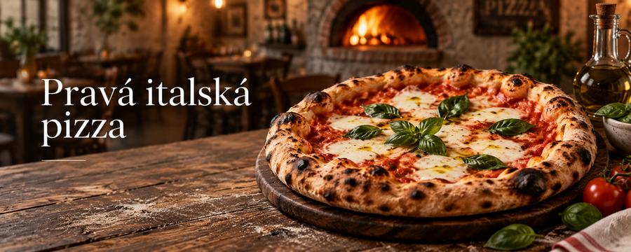 Hotová pravá italská pizza v rustikálním prostředí pizzerie