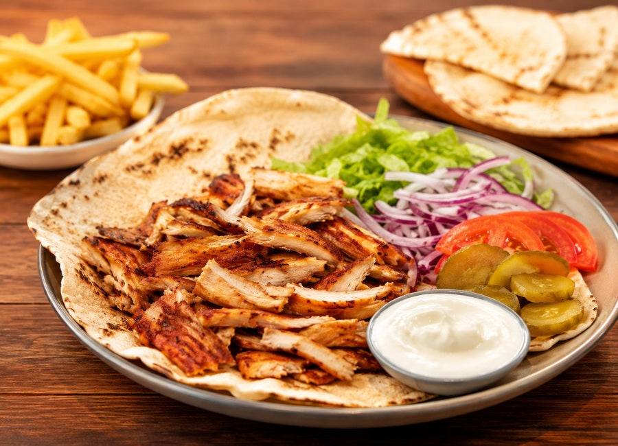 Libanonská kuřecí shawarma s domácím toumem
