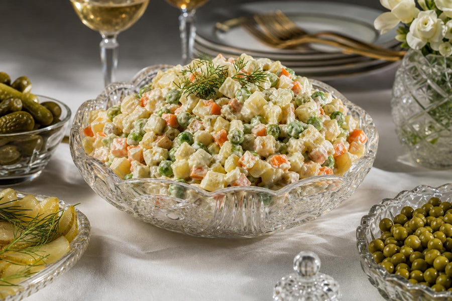 Stylová food fotografie receptu Ruský bramborový salát Olivier.