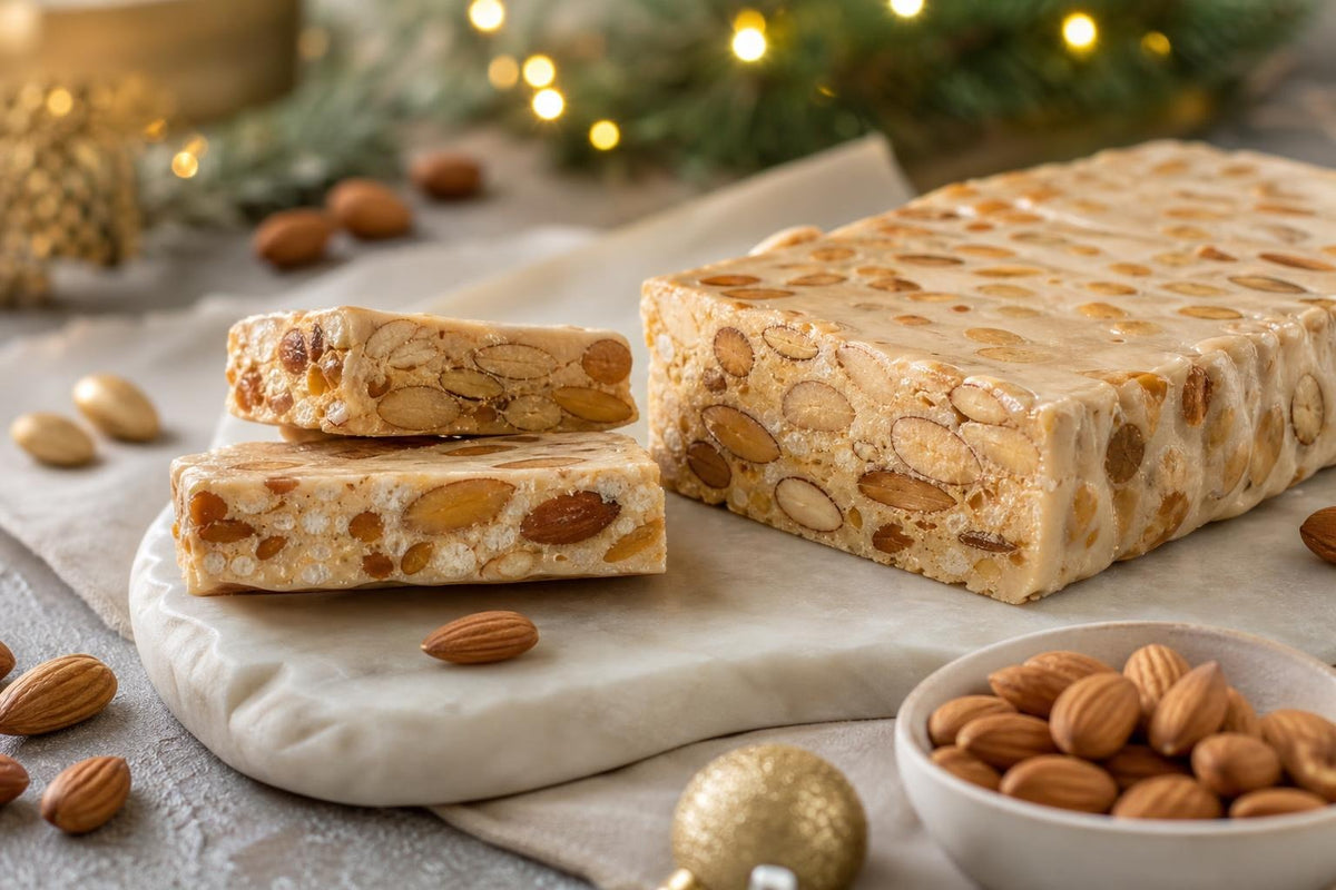 Španělský vánoční turrón – hotový pokrm naservírovaný jako hero fotografie receptu.