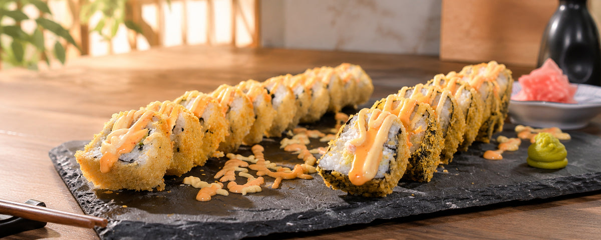 Smažené sushi – křupavé uramaki v tempuře s panko a spicy mayo